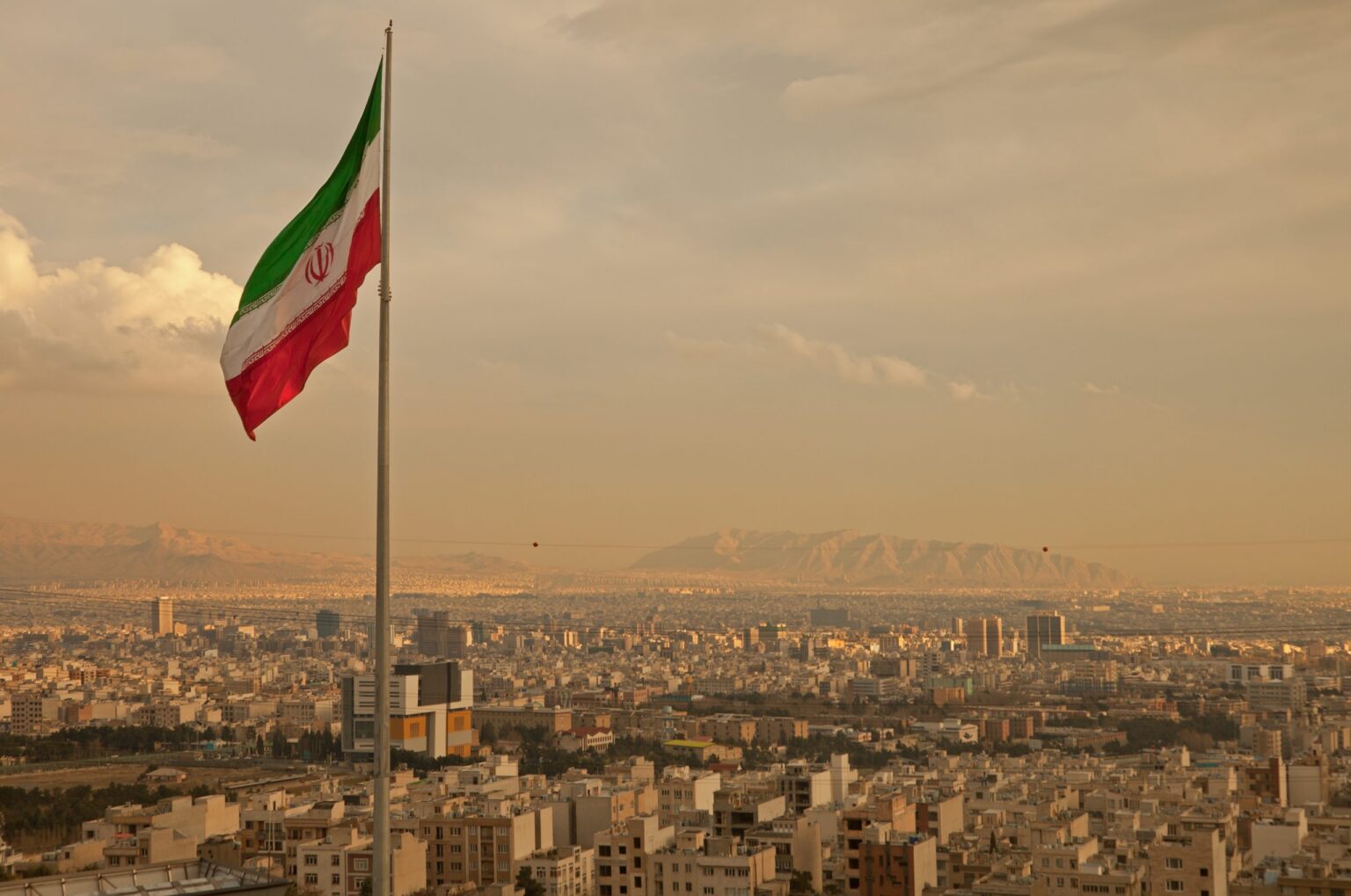 Trump warns Iran over nuclear talks as Gulf ceasefire holds